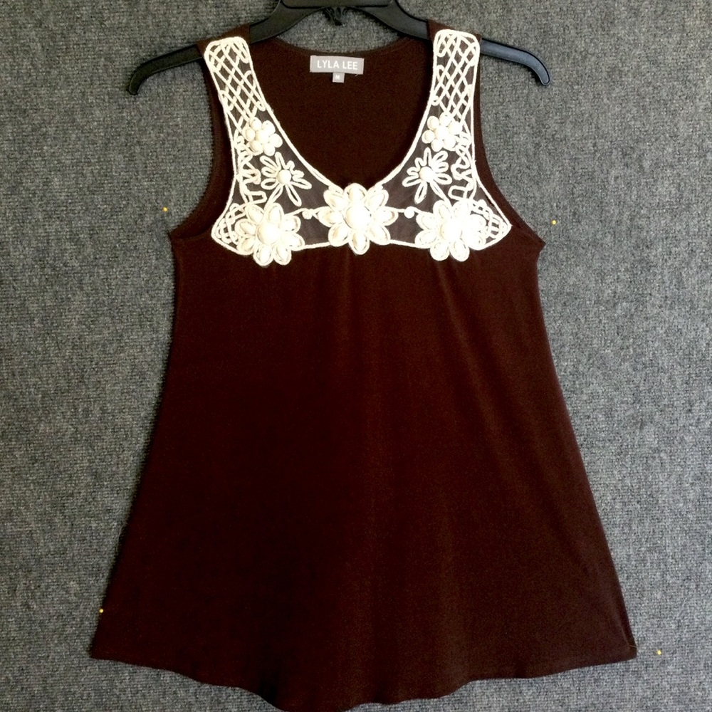 LYLA LEE Brown, creme jersey BLOUSE with creme beads, embellishments. Hi-Lo